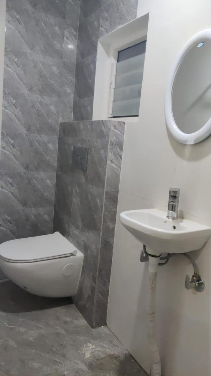 Royal Inn Guwahati Esterno foto